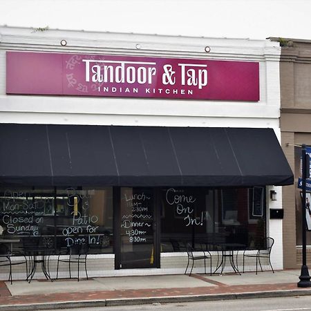Eagle'S Landing Loft-Downtown Above Bull & Barrel Apartment Statesboro Bagian luar foto