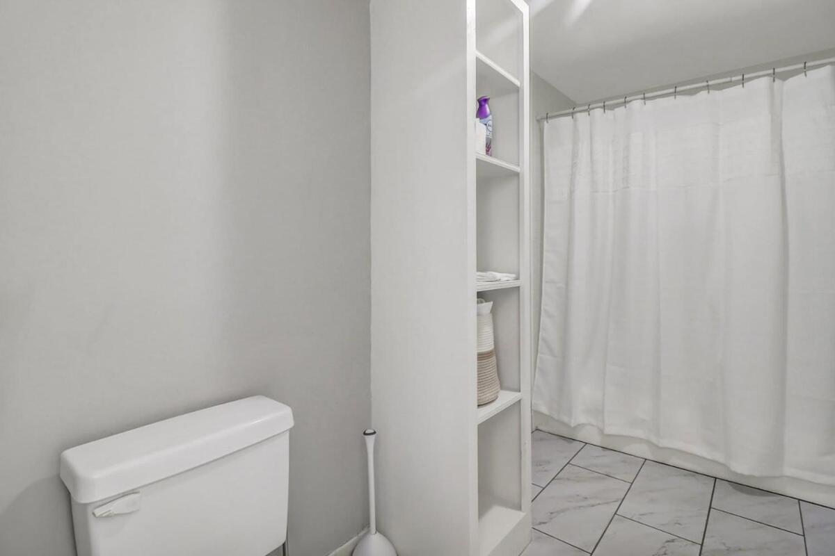 Eagle'S Landing Loft-Downtown Above Bull & Barrel Apartment Statesboro Bagian luar foto