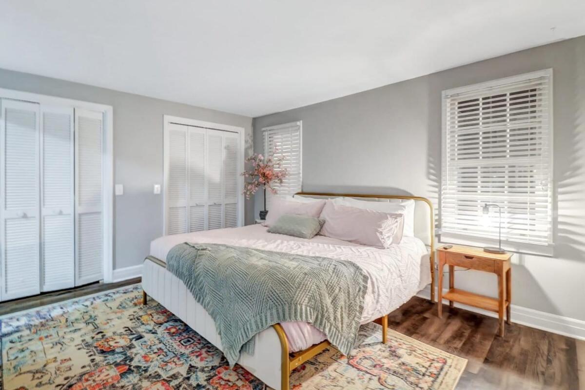 Eagle'S Landing Loft-Downtown Above Bull & Barrel Apartment Statesboro Bagian luar foto