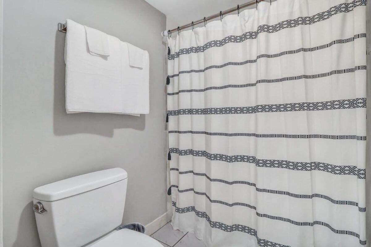 Eagle'S Landing Loft-Downtown Above Bull & Barrel Apartment Statesboro Bagian luar foto