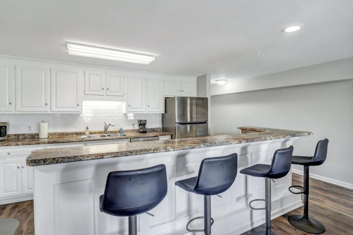 Eagle'S Landing Loft-Downtown Above Bull & Barrel Apartment Statesboro Bagian luar foto