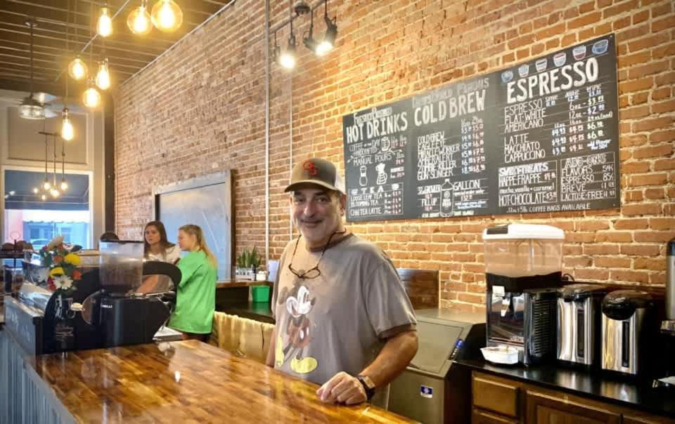Eagle'S Landing Loft-Downtown Above Bull & Barrel Apartment Statesboro Bagian luar foto